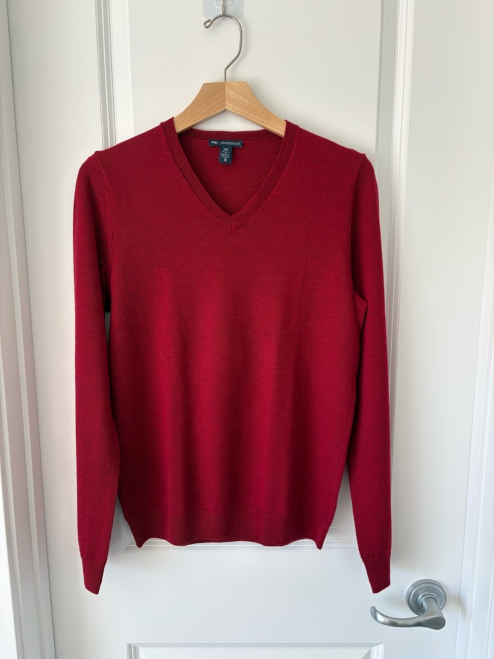 100% Merino Wool GAP Red V-Neck Wool Sweater
